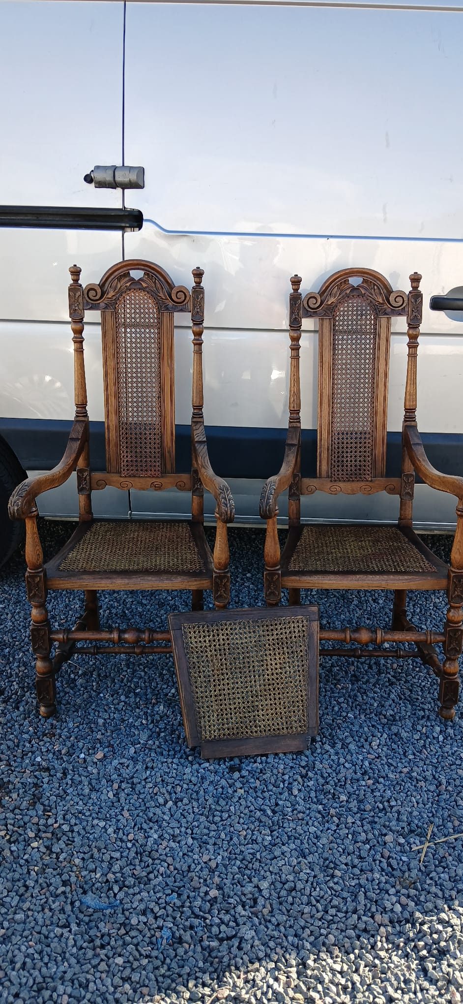 Cannage traditionnel réalisé à la main